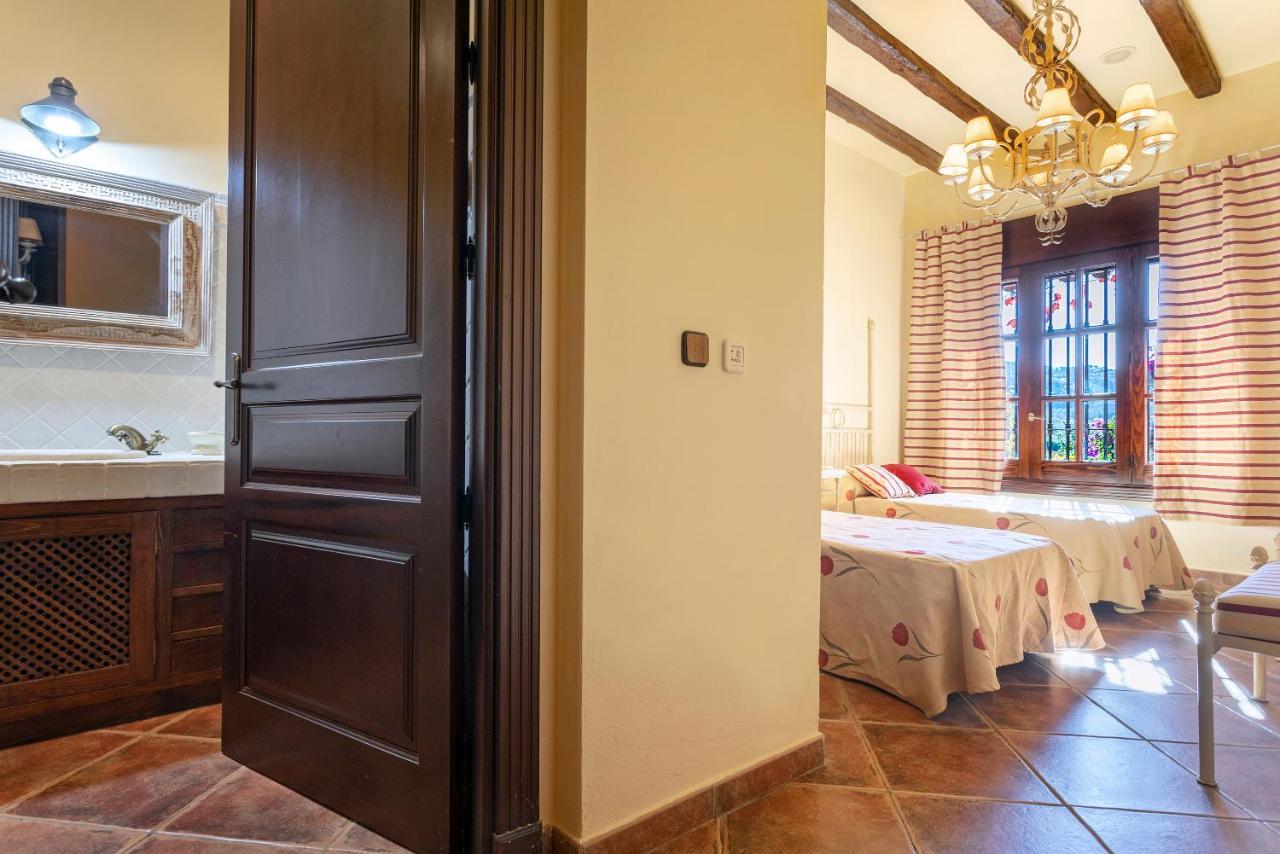 Casa Flores Con Piscina Interior Climatizada Alcaucín Exterior foto